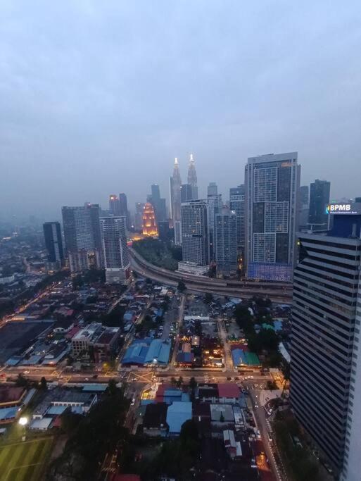 Appartement Cl 27A Insta Klcc View & Infinity Pool View à Kuala Lumpur Extérieur photo