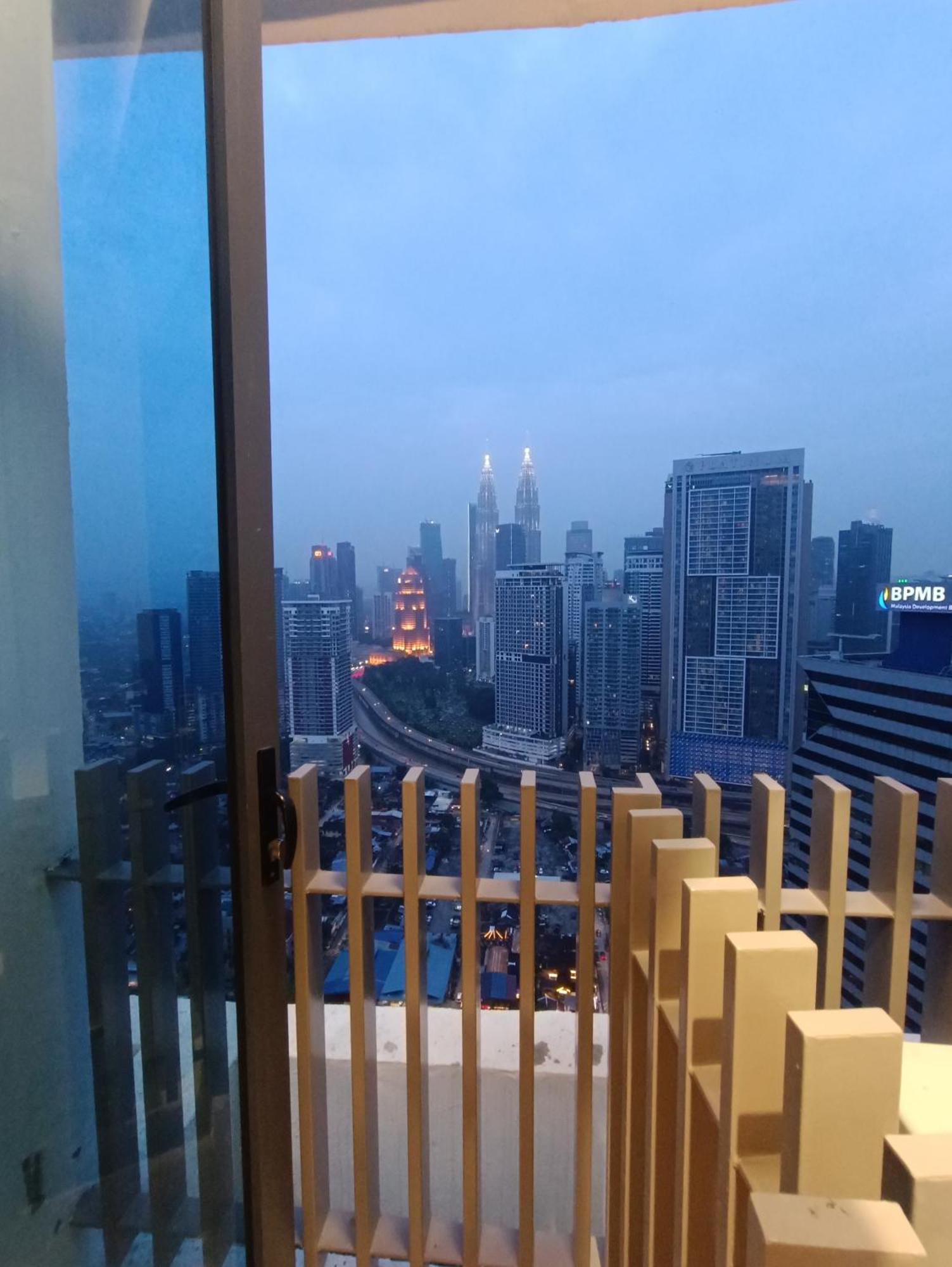 Appartement Cl 27A Insta Klcc View & Infinity Pool View à Kuala Lumpur Extérieur photo
